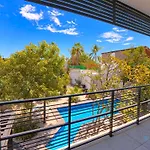 Downtown Room With Pool Bbq And Near All The Hotspots