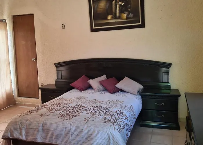 Room in Guest room - Padrinos Hostal La Paz Full House