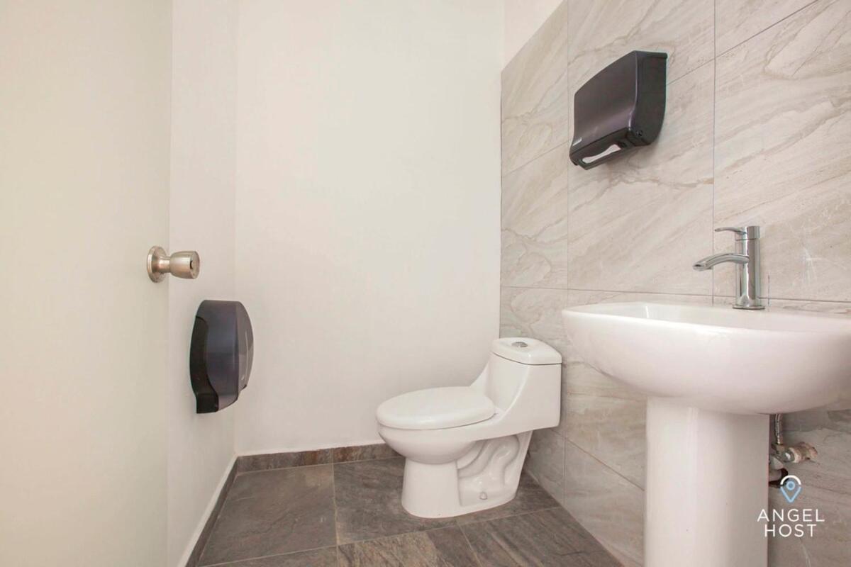 Inn Downtown With Pool Bbq And Near The Hotspots