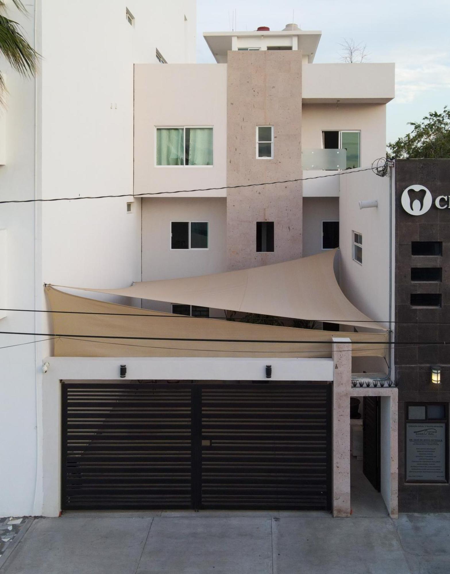 Casa Blanca *