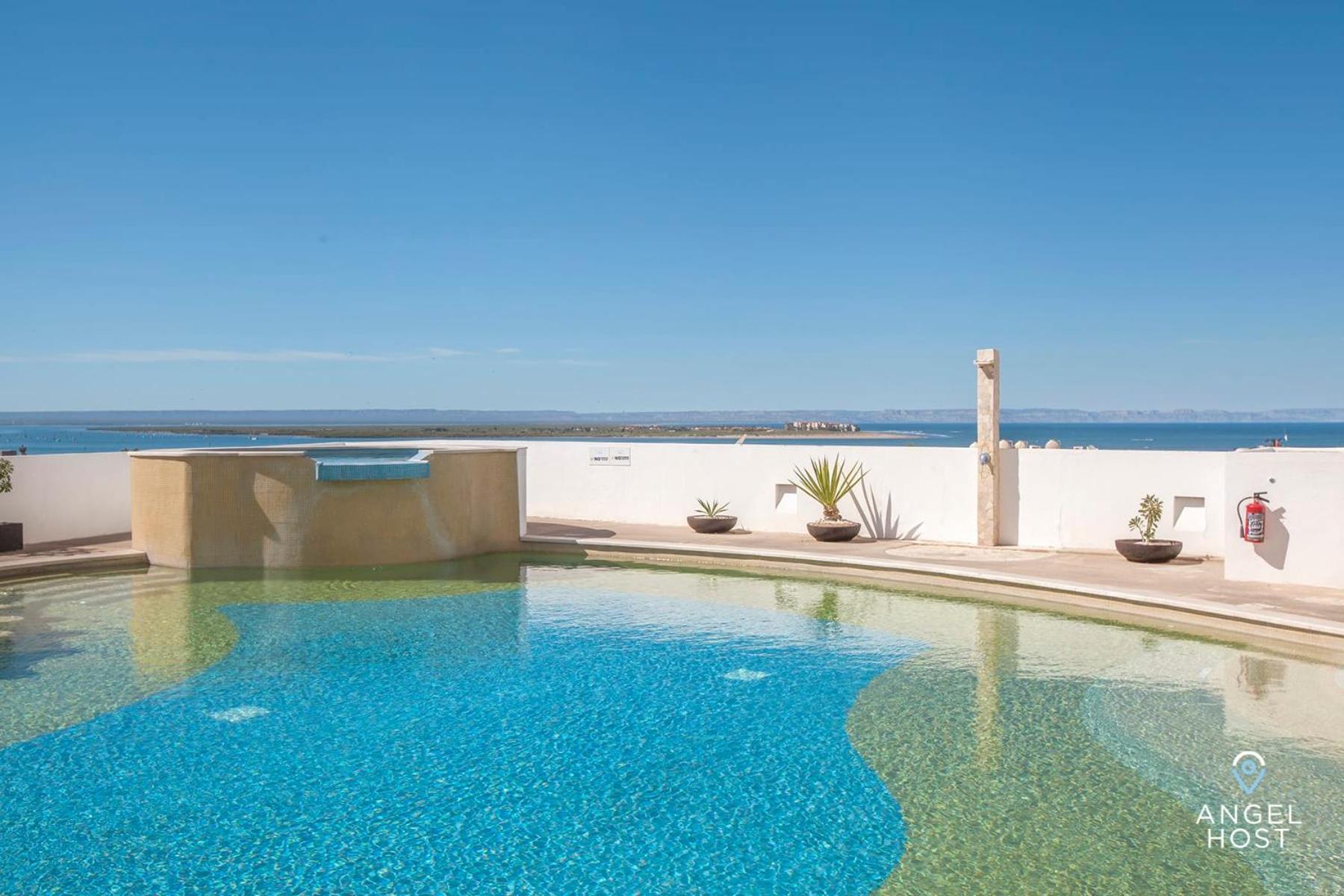 Сasa de vacaciones With Spectacular Ocean View & Pool Onsite *