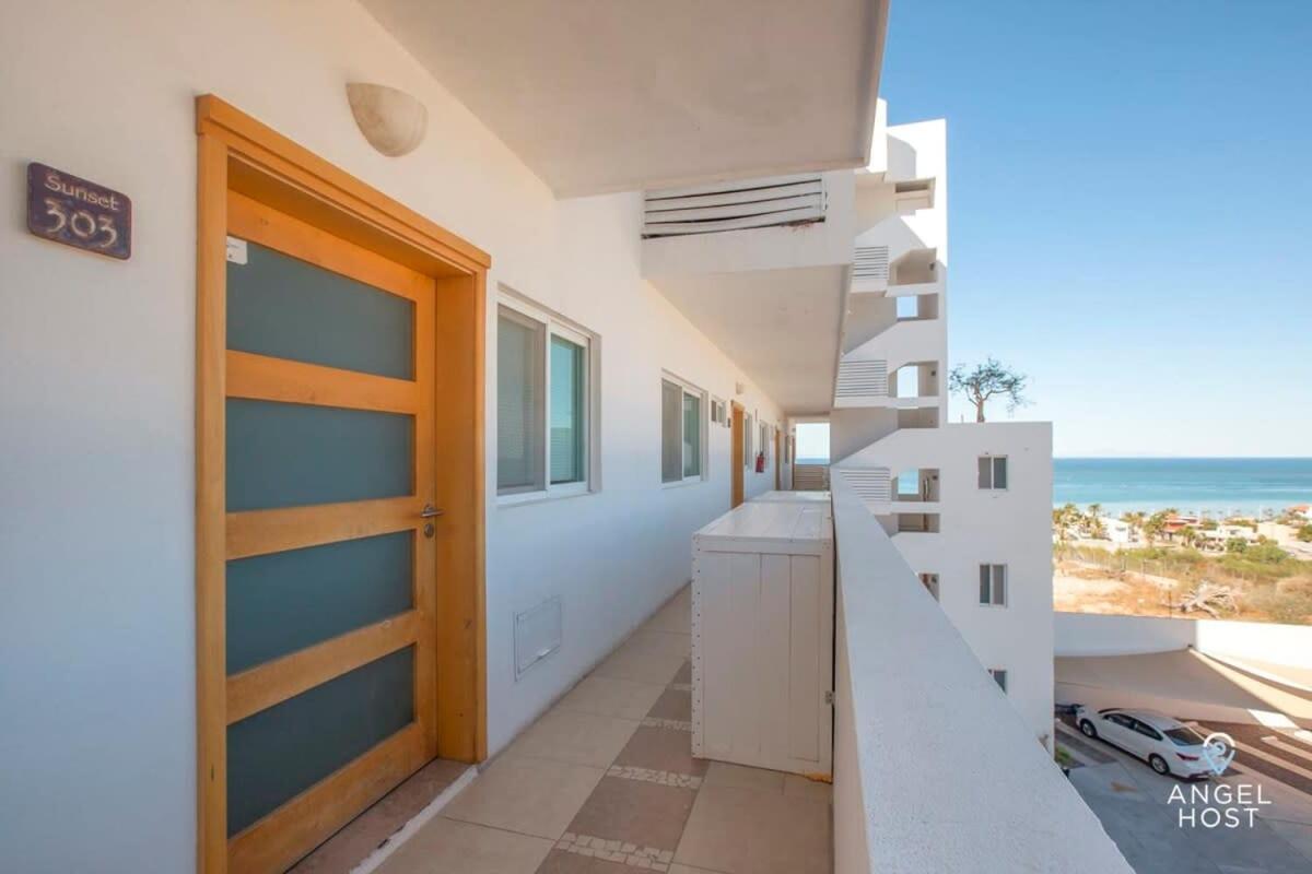 With Spectacular Ocean View & Pool Onsite Сasa de vacaciones La Paz