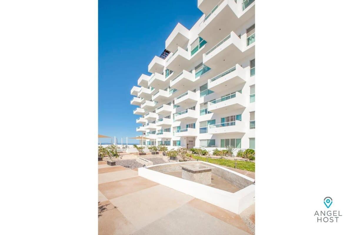 With Spectacular Ocean View & Pool Onsite Сasa de vacaciones *