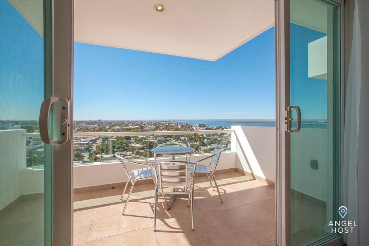 With Spectacular Ocean View & Pool Onsite * La Paz