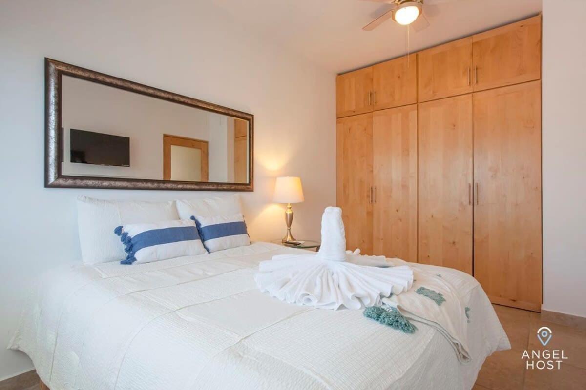 With Spectacular Ocean View & Pool Onsite *