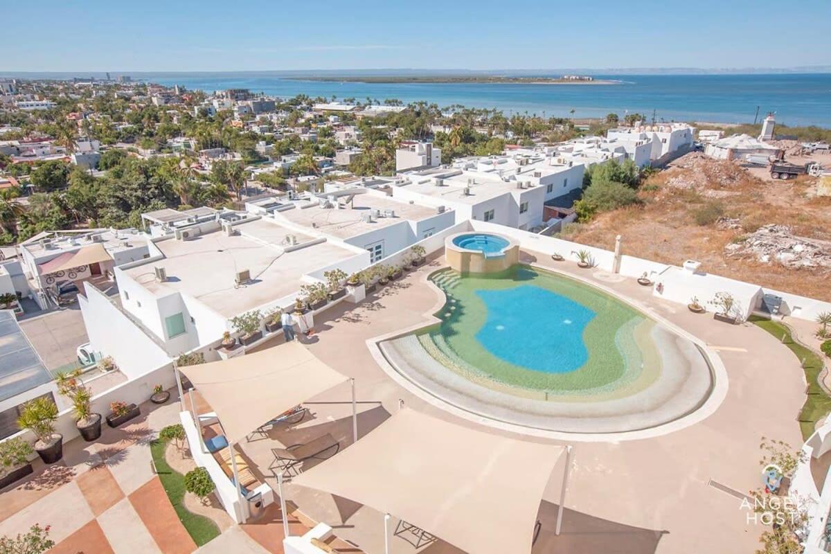 Сasa de vacaciones With Spectacular Ocean View & Pool Onsite