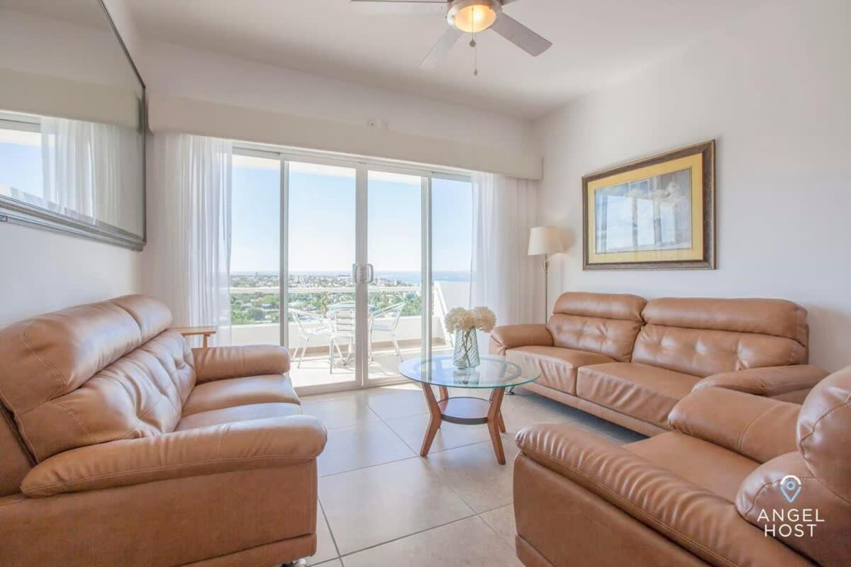 With Spectacular Ocean View & Pool Onsite Сasa de vacaciones *