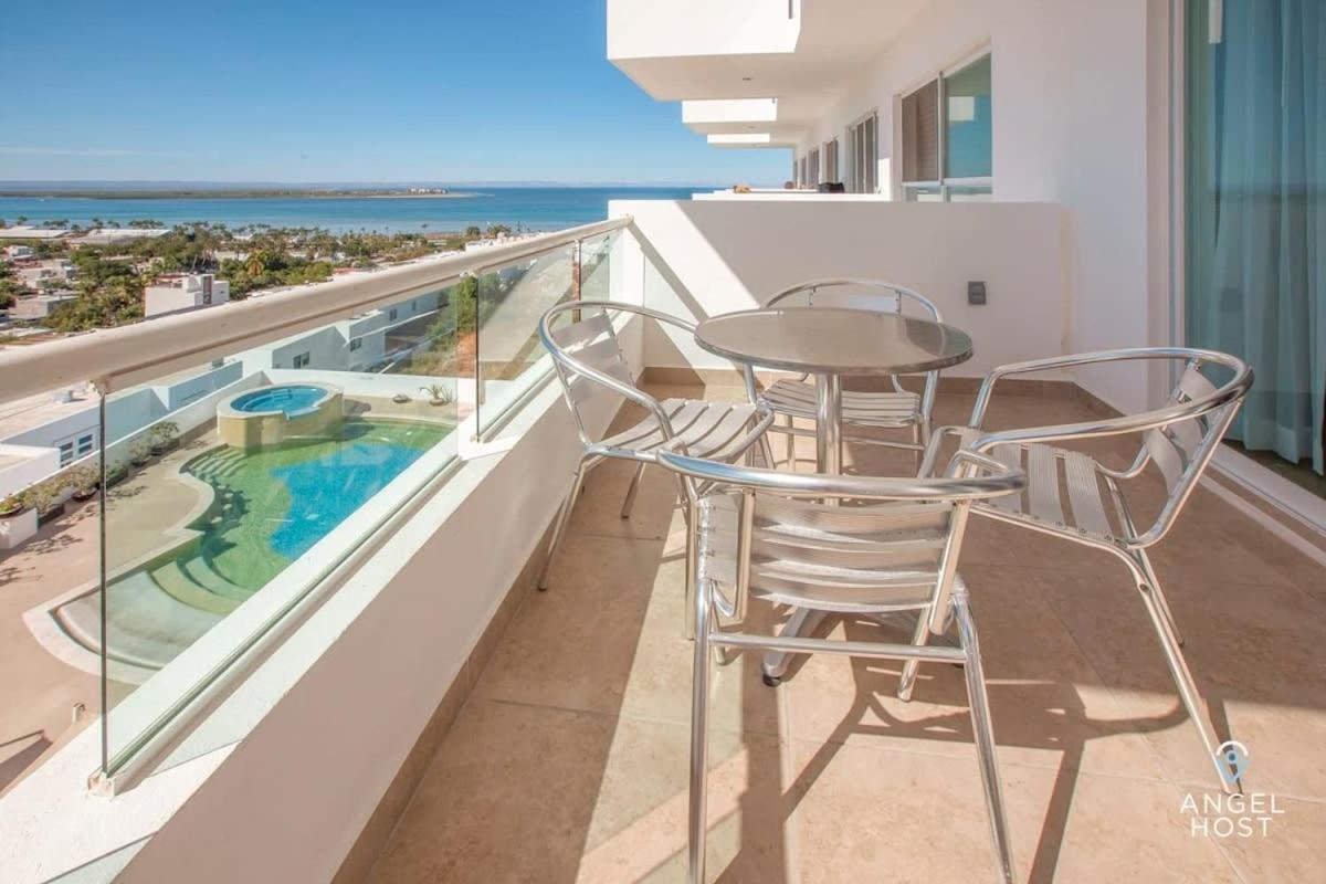With Spectacular Ocean View & Pool Onsite *