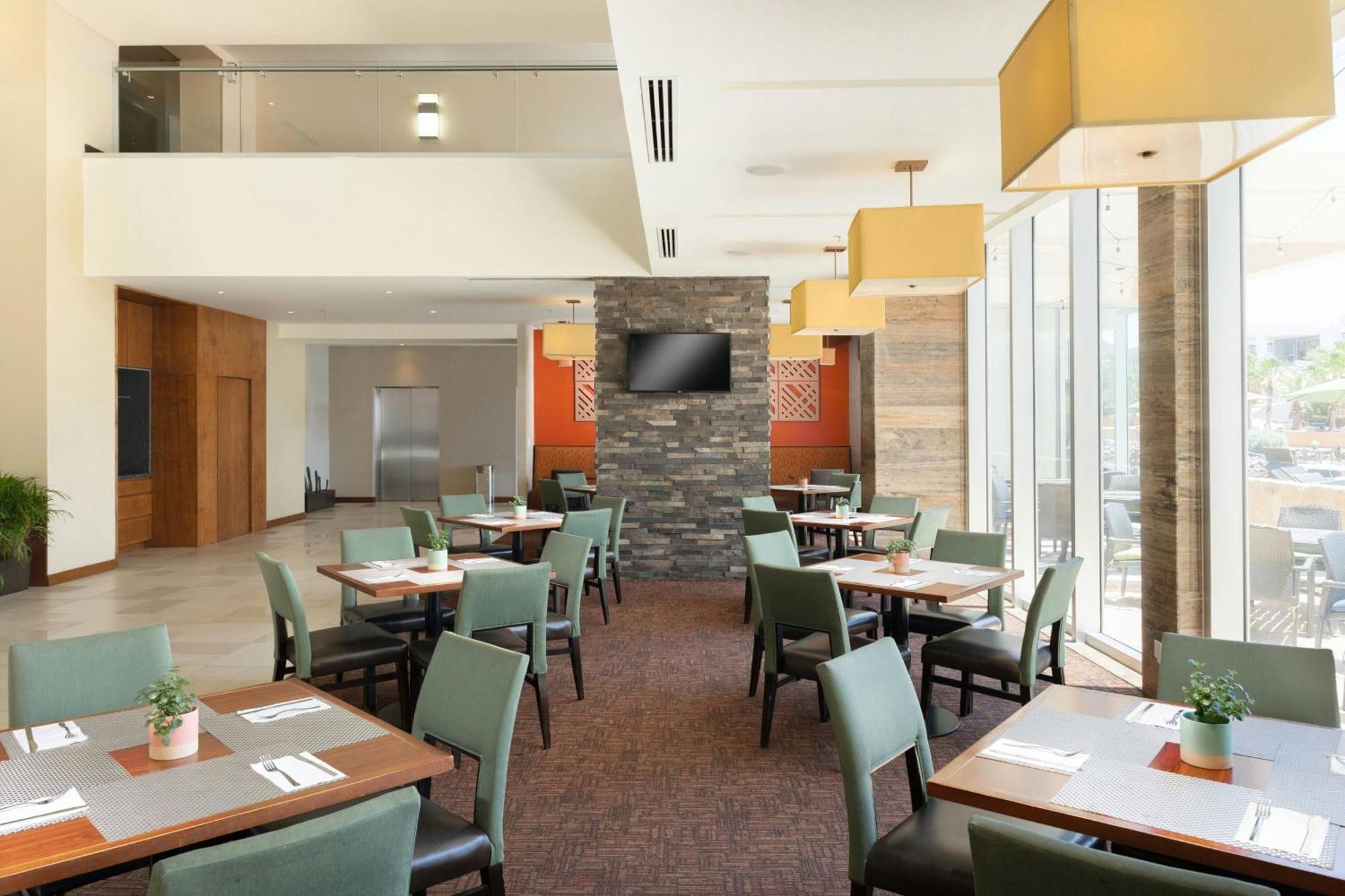 Hyatt Place Hotel La Paz