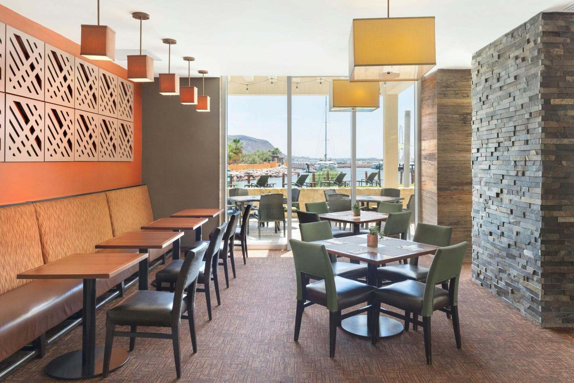 Hyatt Place 4* La Paz