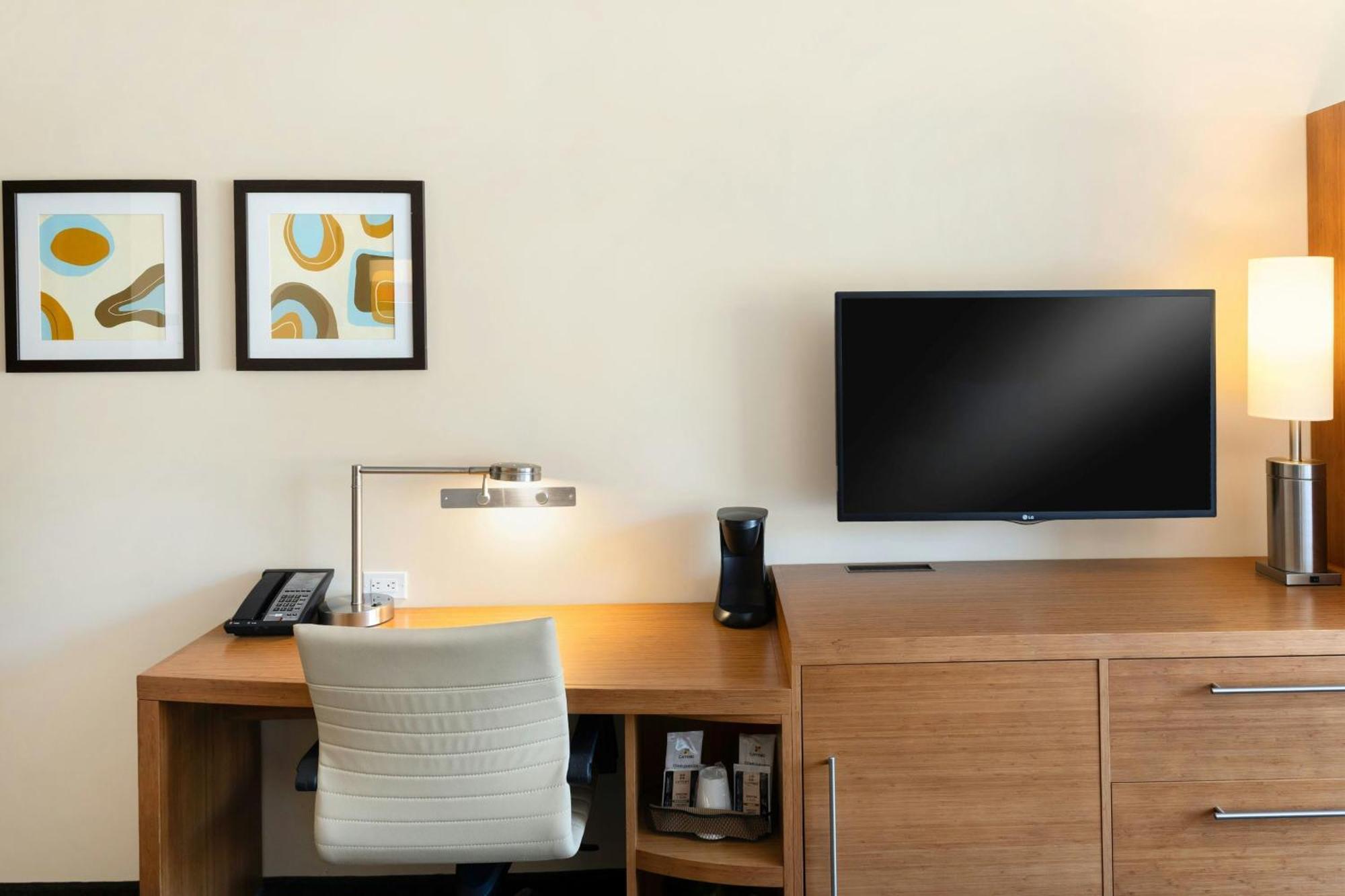 Hyatt Place Hotel 4*