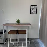 Tibeti Estudio Con Balcon, Nuevo Y Centrico