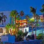 Comfy Retreat Stay And Walk To Malecon