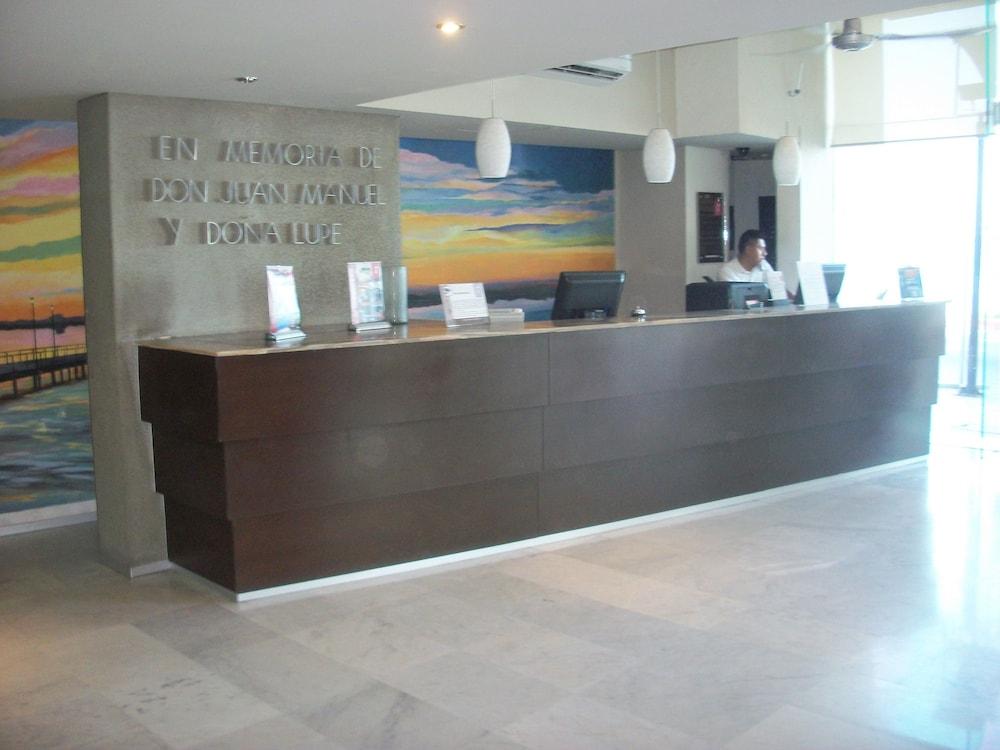 Seven Crown Malecon Hotel La Paz