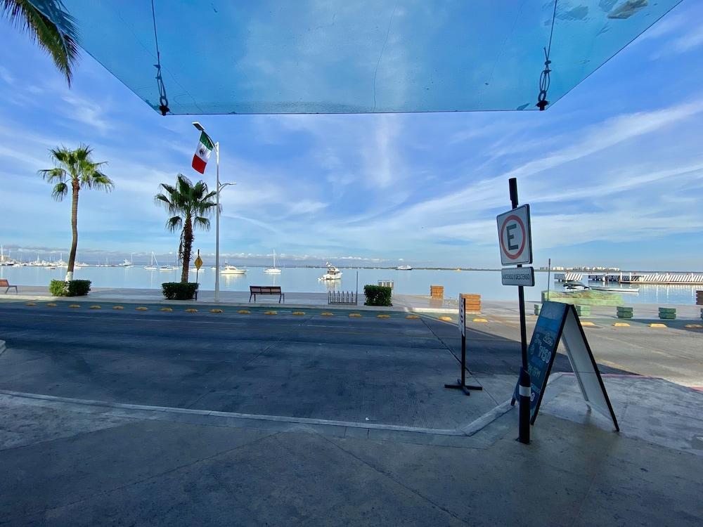 Seven Crown Malecon 4*