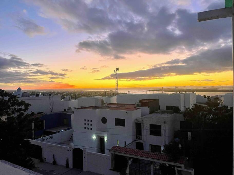 Large In Bay View Homestay