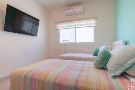 Spacious With Private Yard And Community Pool * La Paz