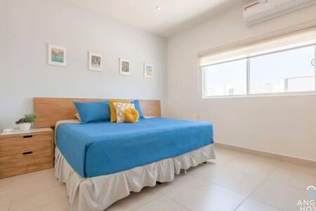 Spacious With Private Yard And Community Pool *