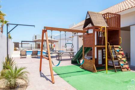 Spacious With Private Yard And Community Pool Holiday home La Paz