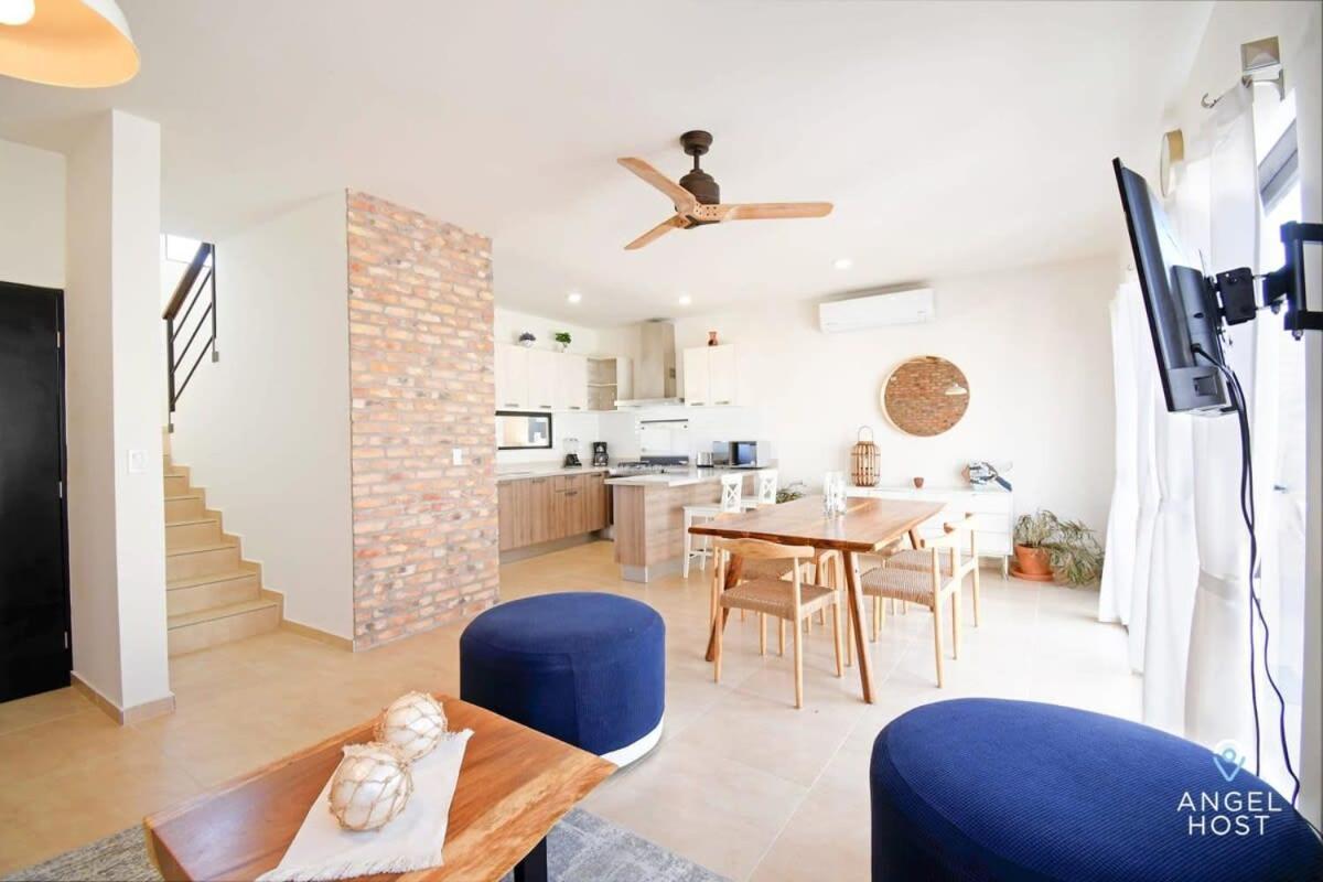 Holiday home Stylish Townhome With Pool, Patio, And Secure Parking La Paz