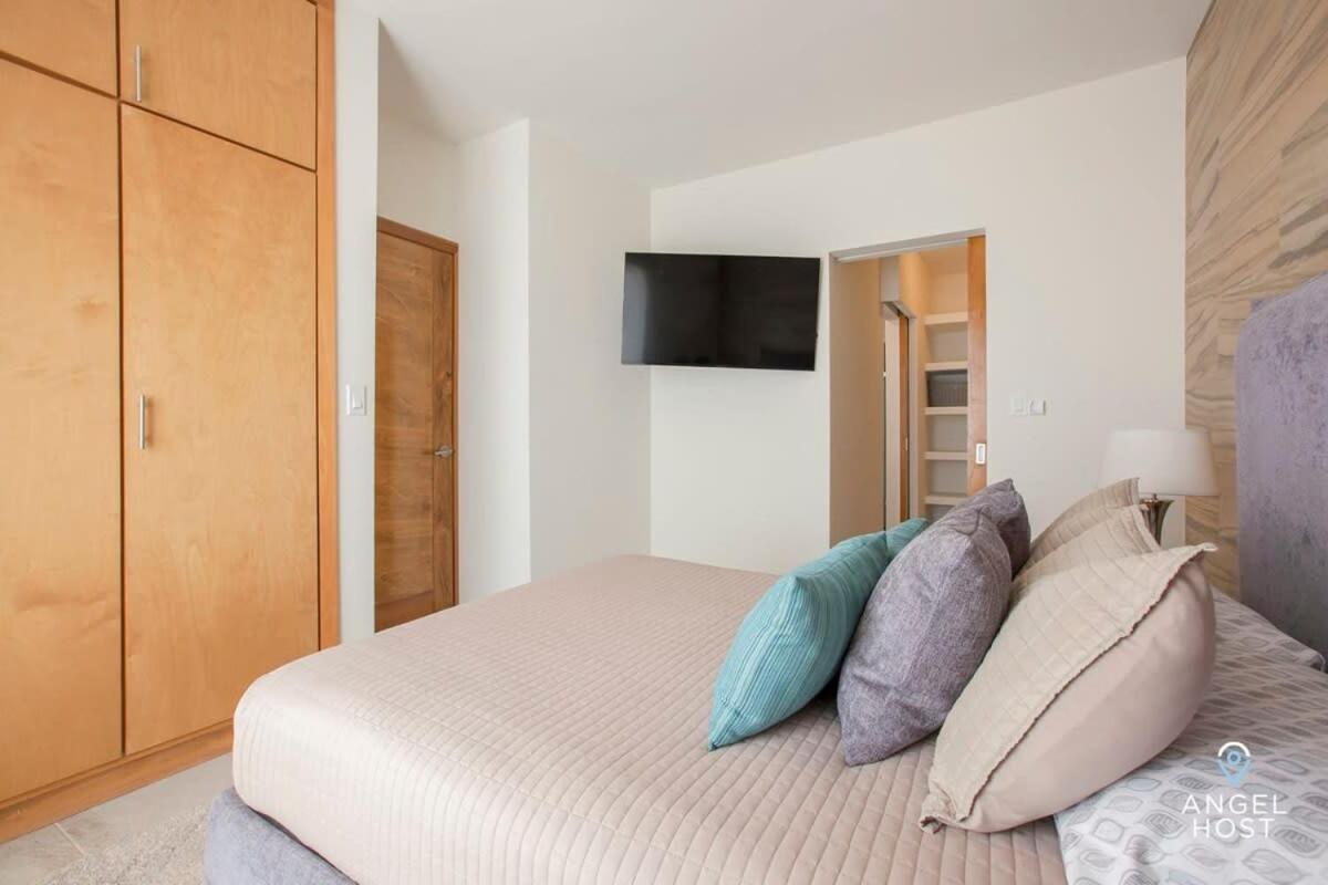 Сasa de vacaciones New Townhome With Private Patio, Parking & Pool Onsite *