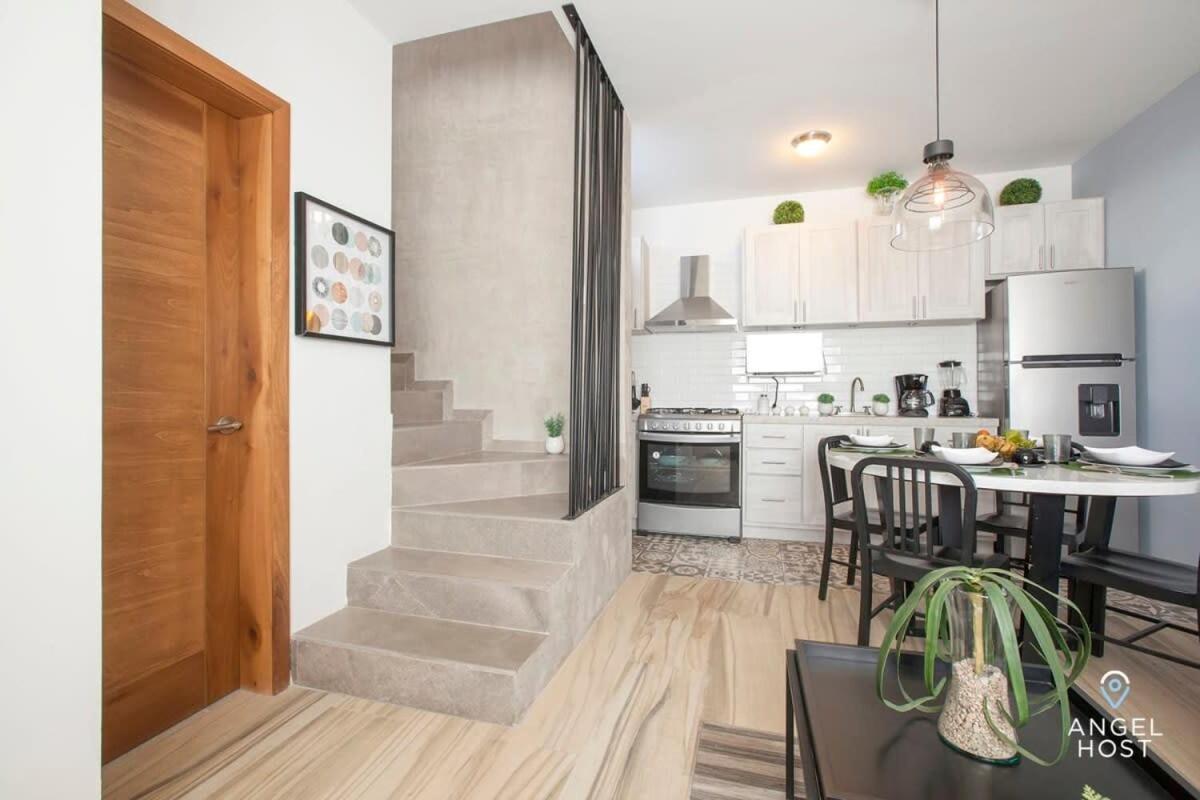 Сasa de vacaciones New Townhome With Private Patio, Parking & Pool Onsite La Paz