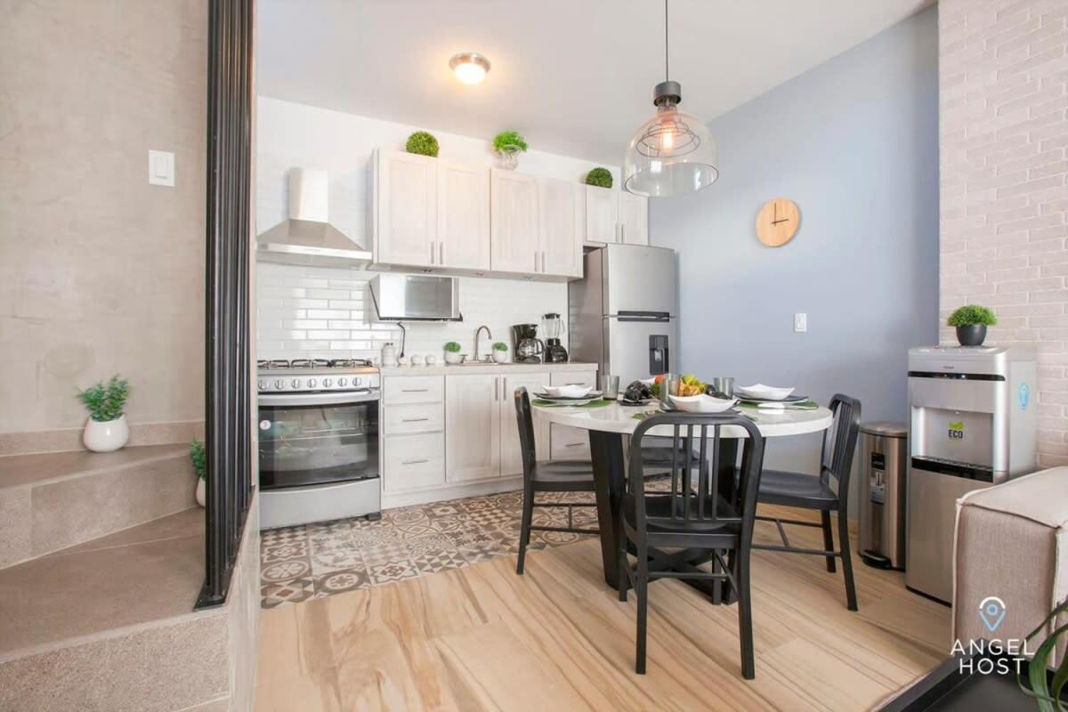 New Townhome With Private Patio, Parking & Pool Onsite *