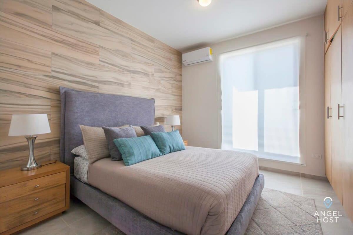 Сasa de vacaciones New Townhome With Private Patio, Parking & Pool Onsite *