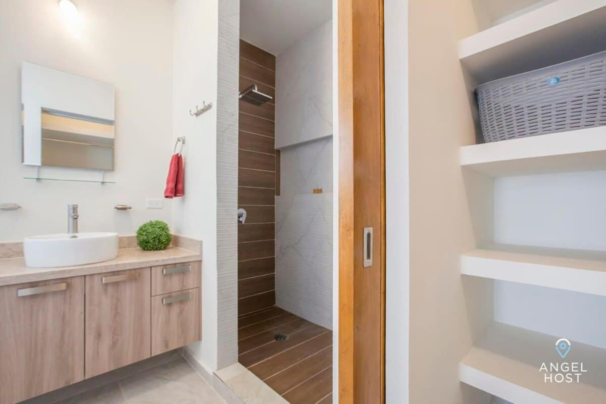 New Townhome With Private Patio, Parking & Pool Onsite Сasa de vacaciones *