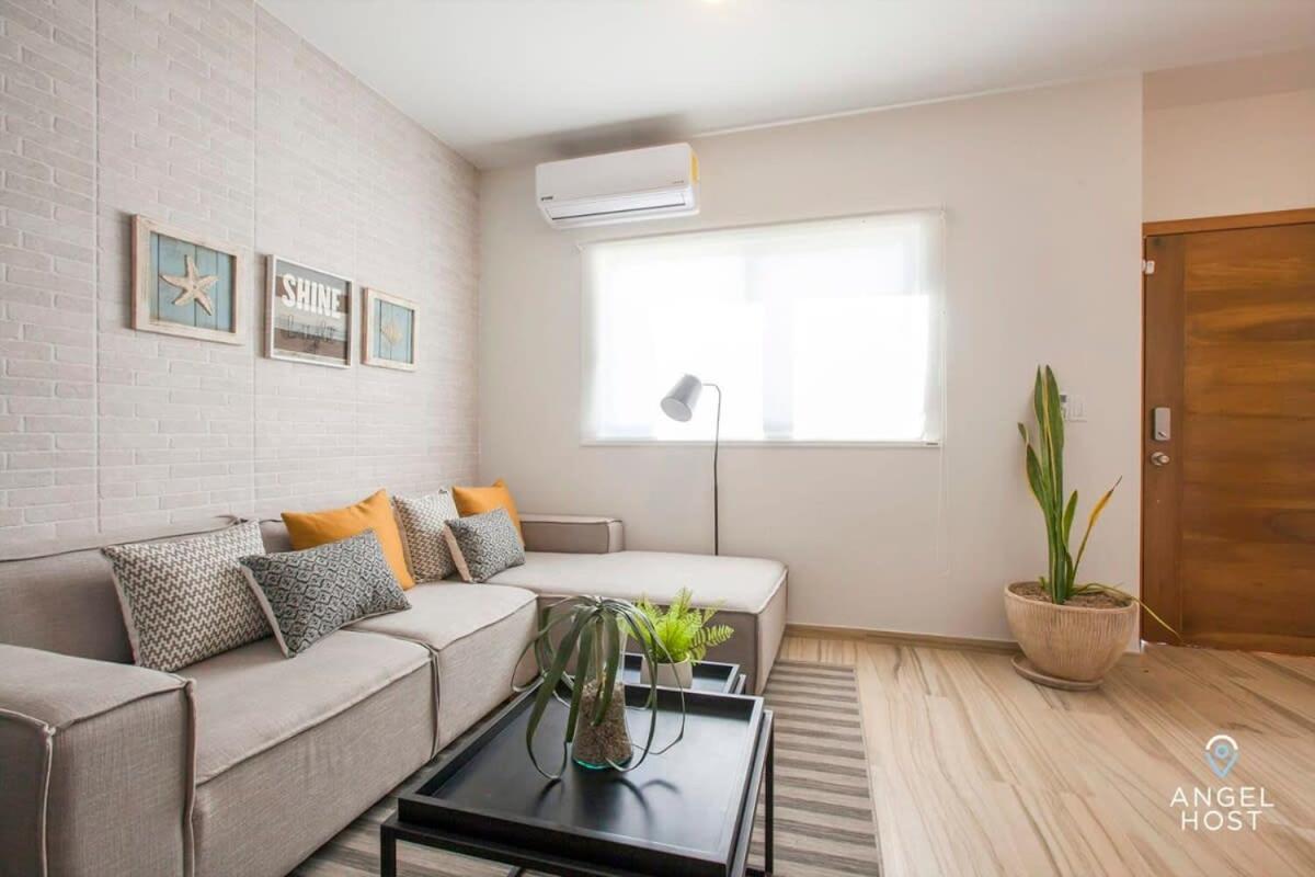 New Townhome With Private Patio, Parking & Pool Onsite *