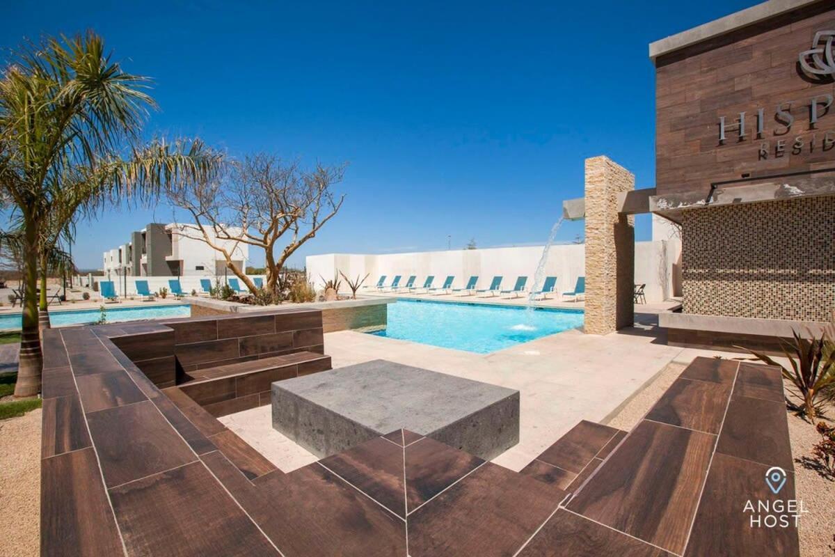 New Townhome With Private Patio, Parking & Pool Onsite *