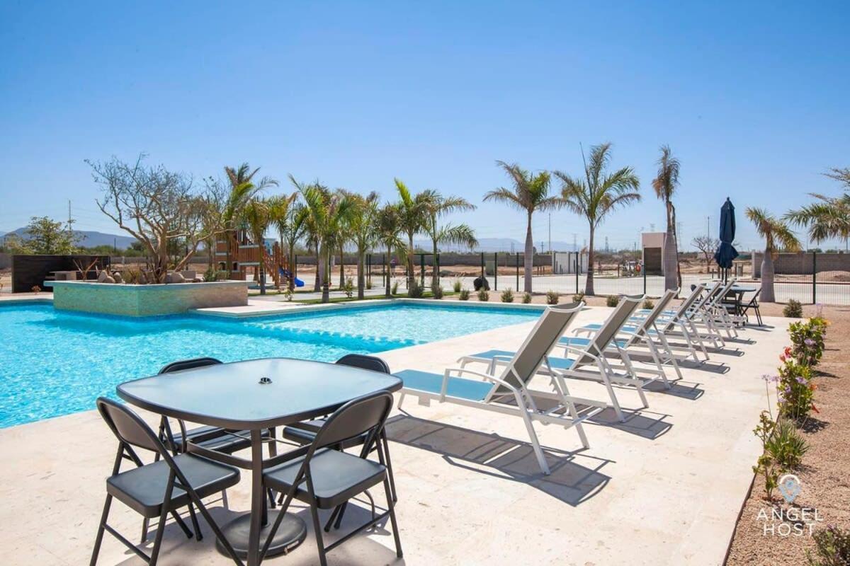 New Townhome With Private Patio, Parking & Pool Onsite Сasa de vacaciones La Paz