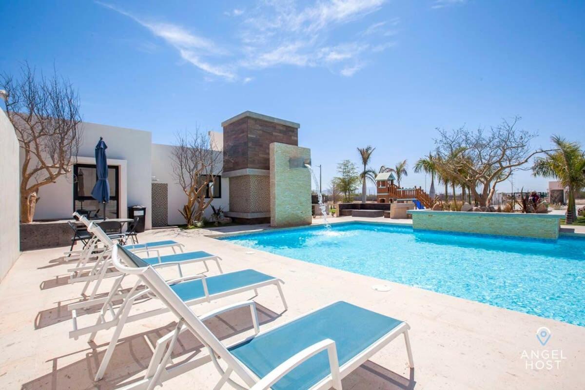 New Townhome With Private Patio, Parking & Pool Onsite *