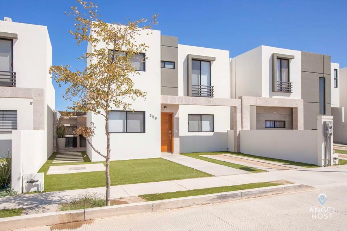 New Townhome With Private Patio, Parking & Pool Onsite Сasa de vacaciones *