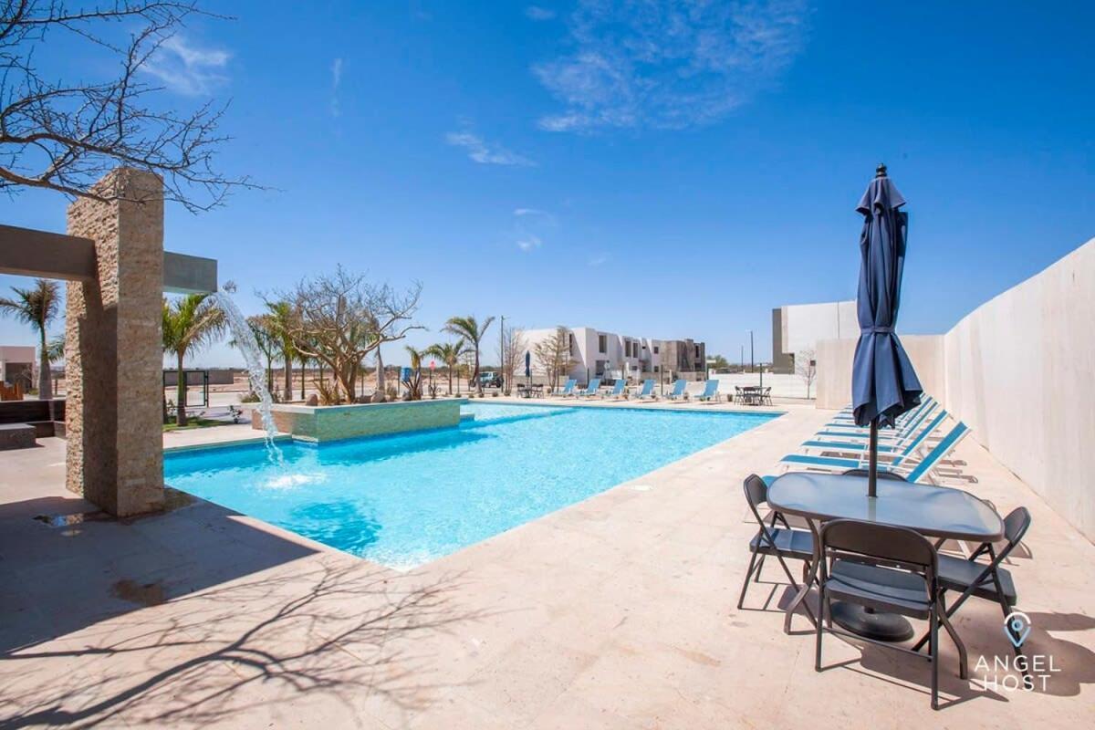 New Townhome With Private Patio, Parking & Pool Onsite La Paz