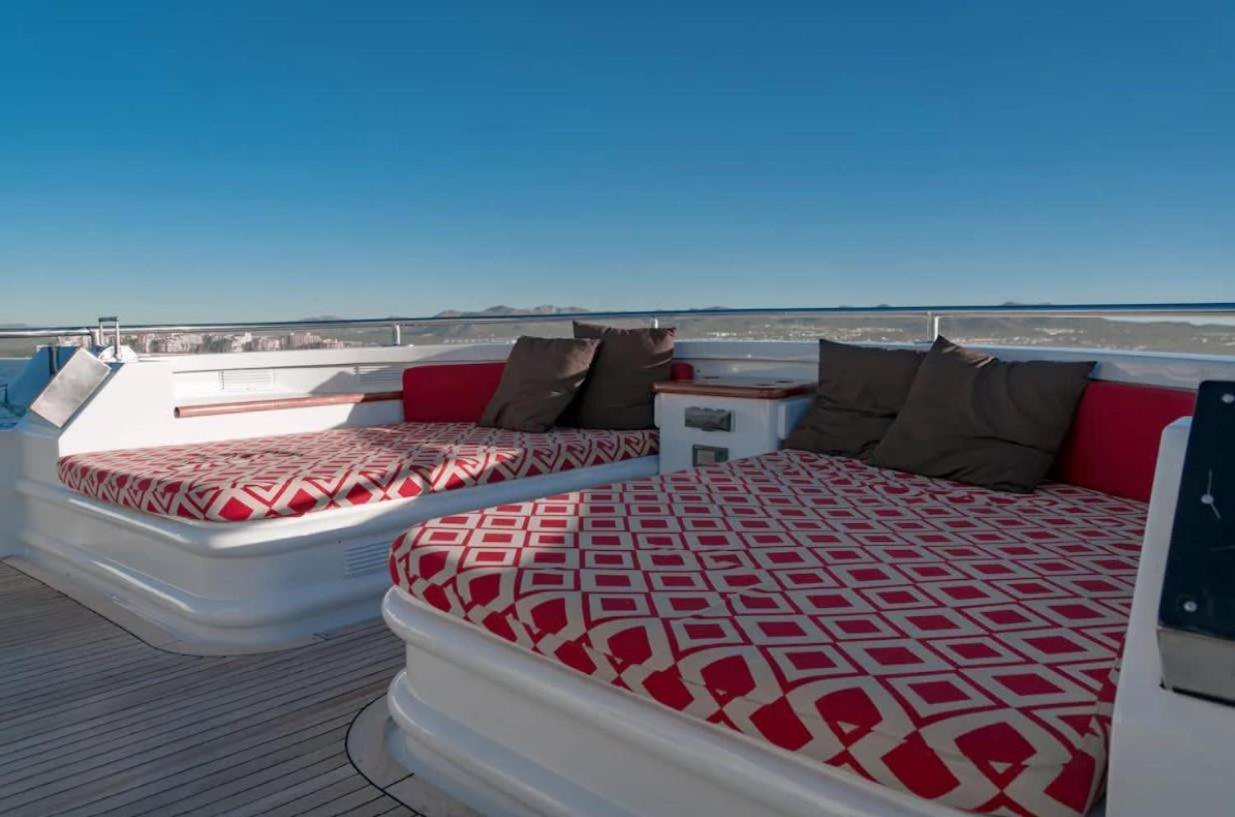 Luxury Yacht In Hotel en barco La Paz