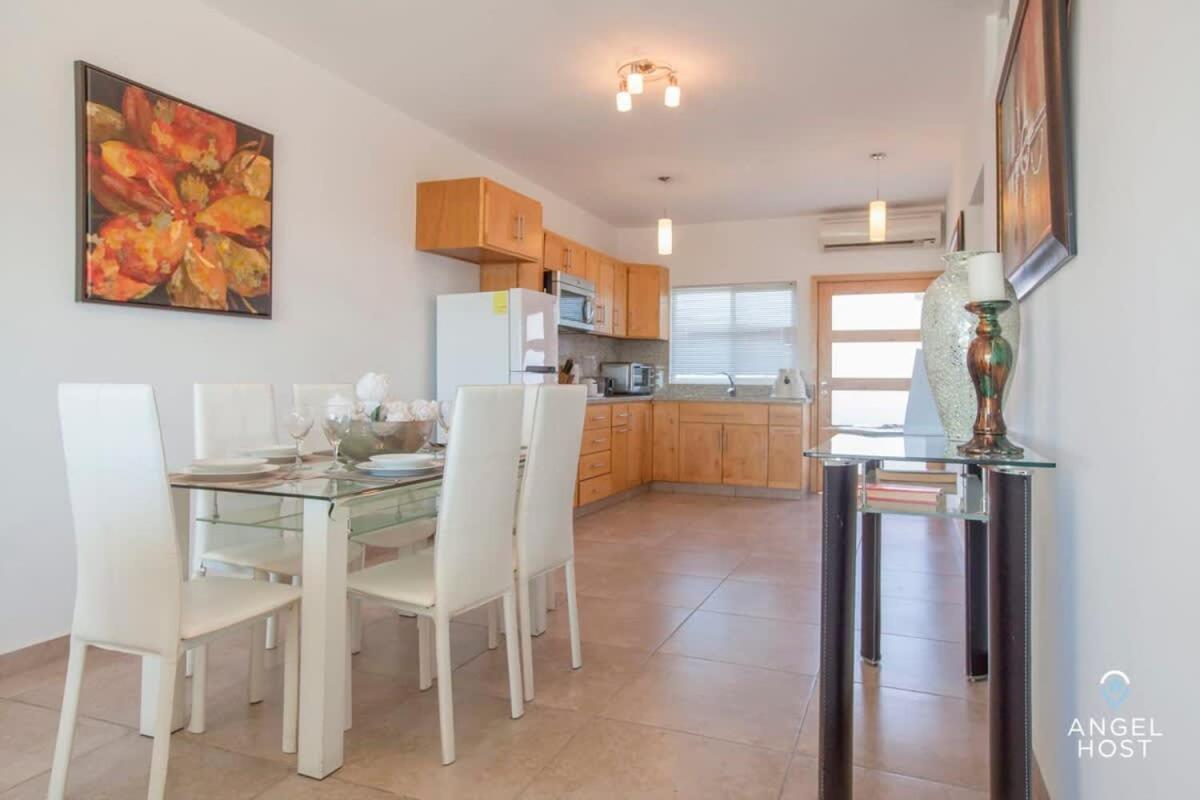 With Spectacular Ocean View & Pool Onsite La Paz
