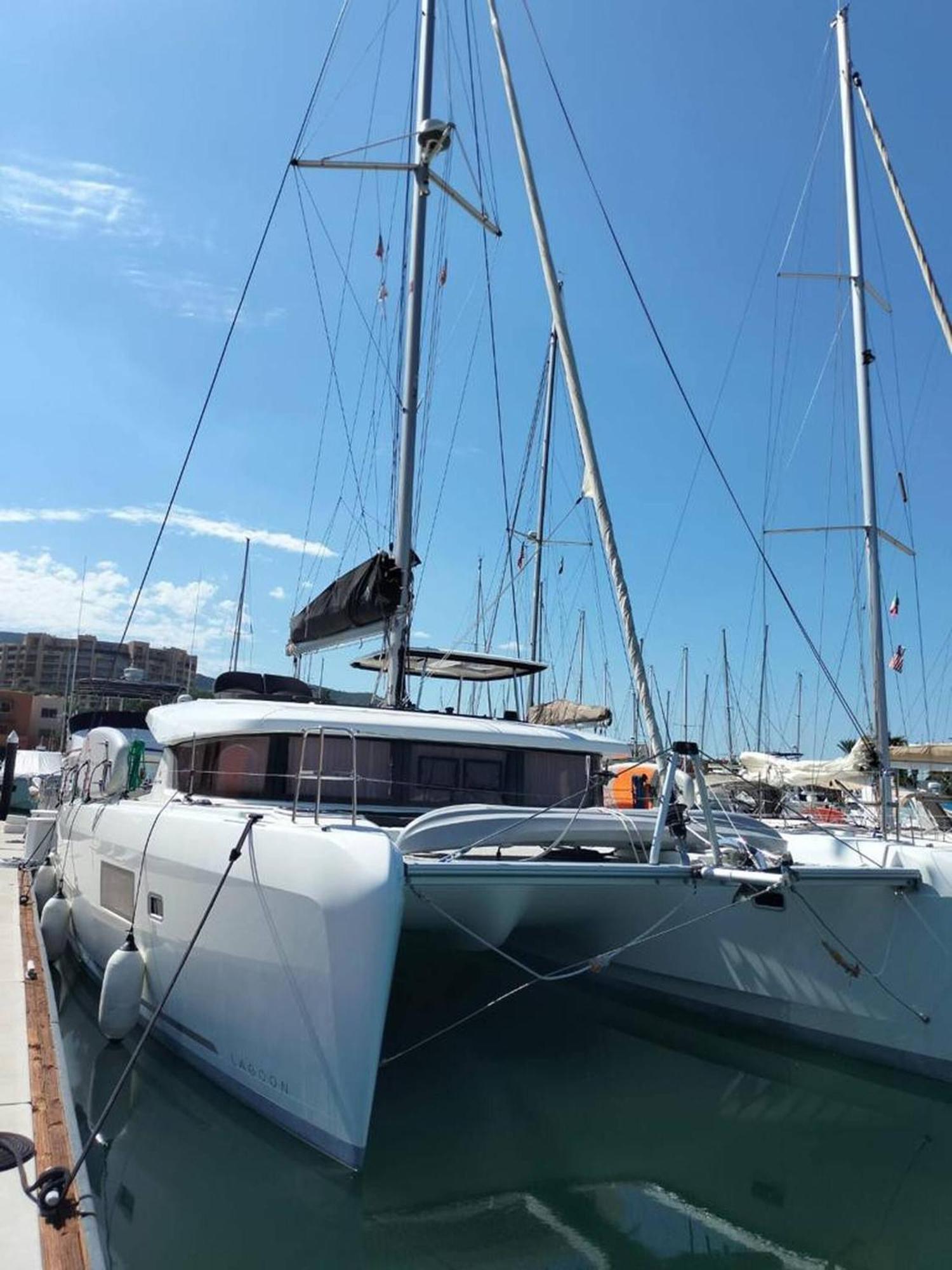 Epic Magical Catamaran In Marina Сasa de vacaciones
