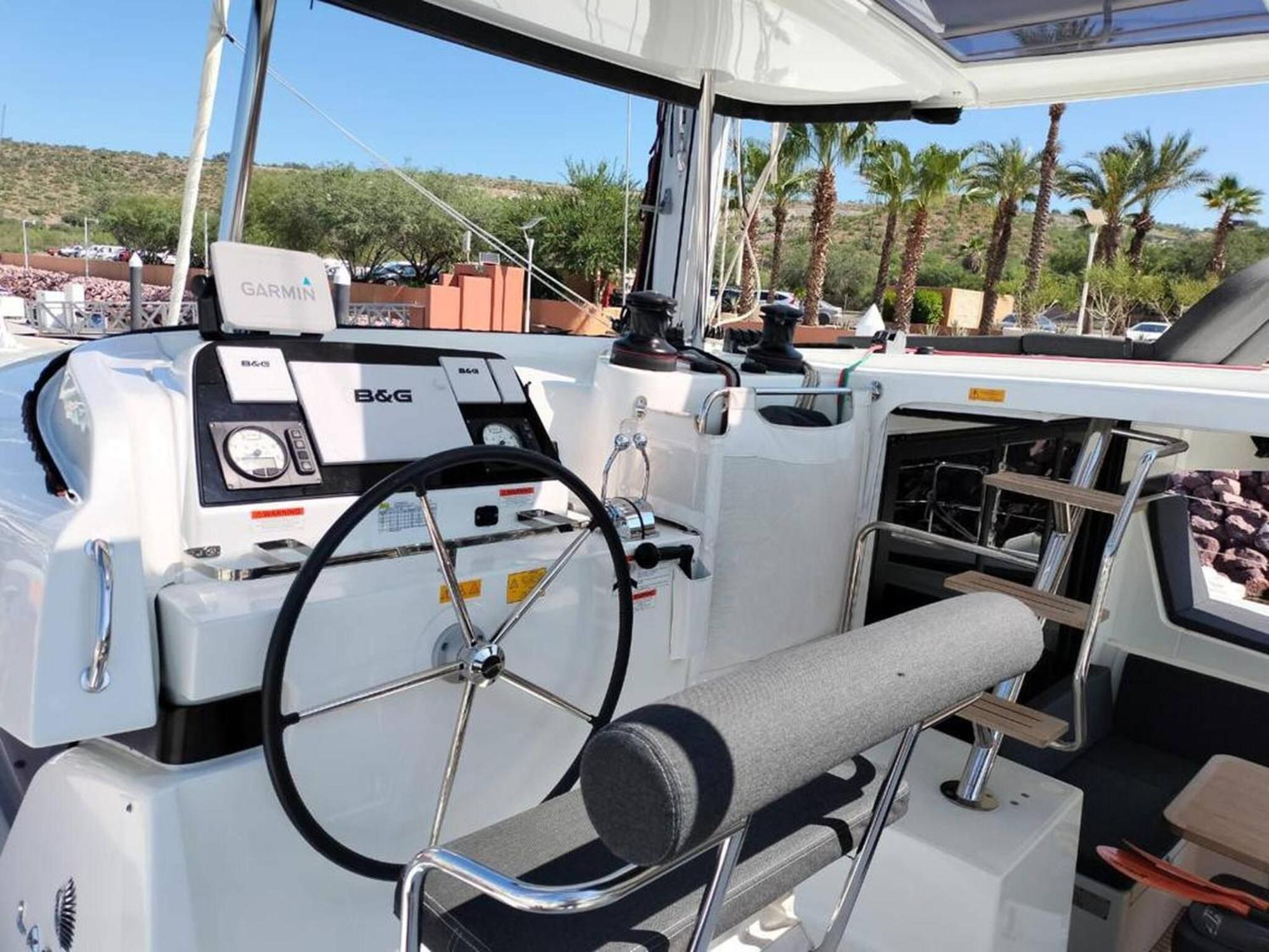 Epic Magical Catamaran In Marina Сasa de vacaciones