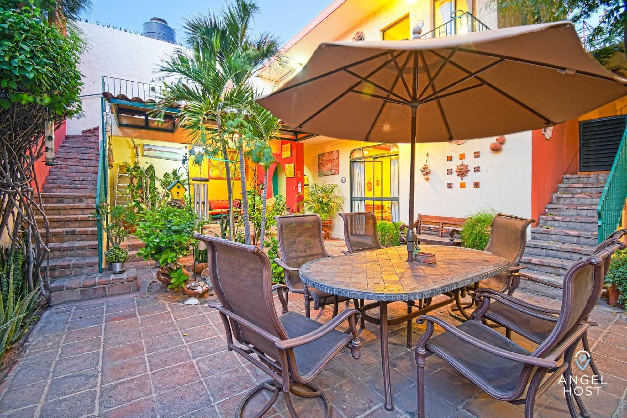 Comfy Retreat And Walk To Malecon Apartamento