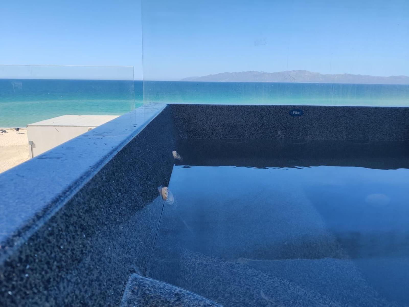 Beachfront With Jacuzzi Bahia Turquesa Apartamento