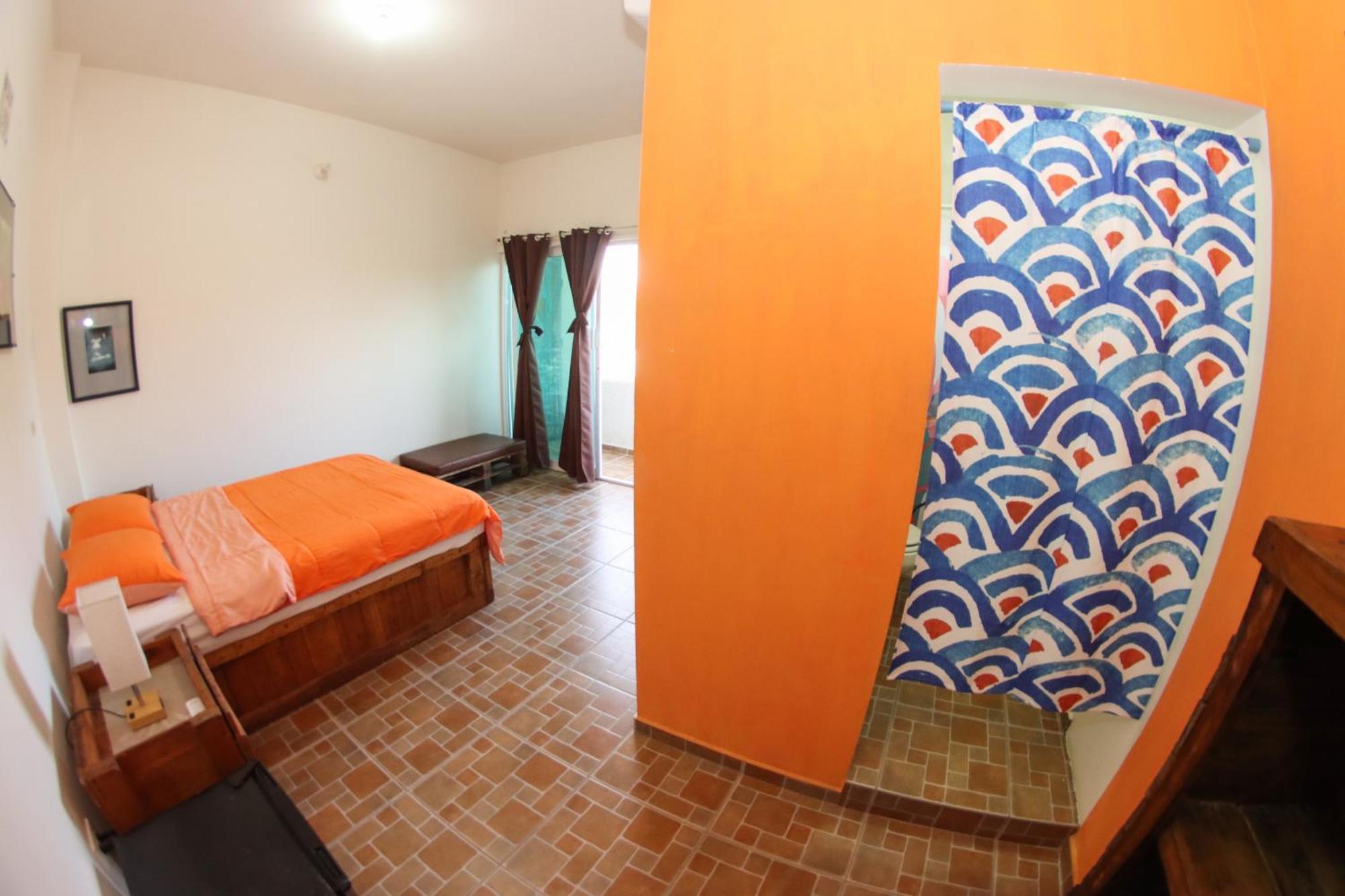 Habitación en casa particular Privada A Pasos Del Mar Con Bano Propio *
