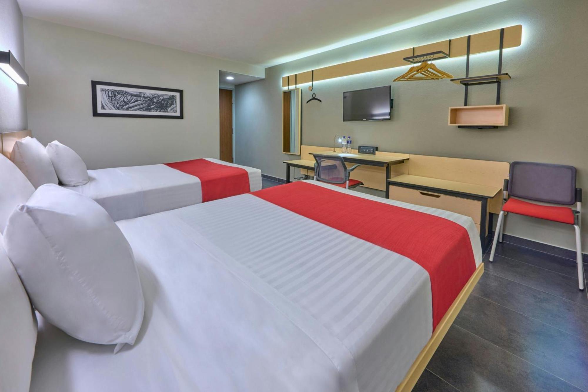 Hotel Express By Marriott La Paz