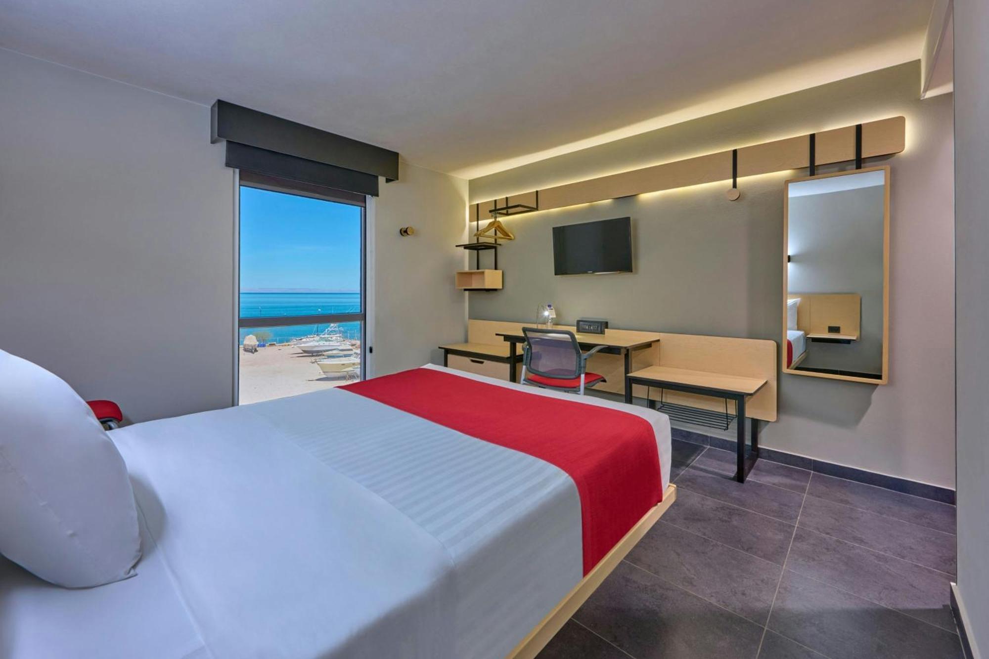 Hotel Express By Marriott 4*