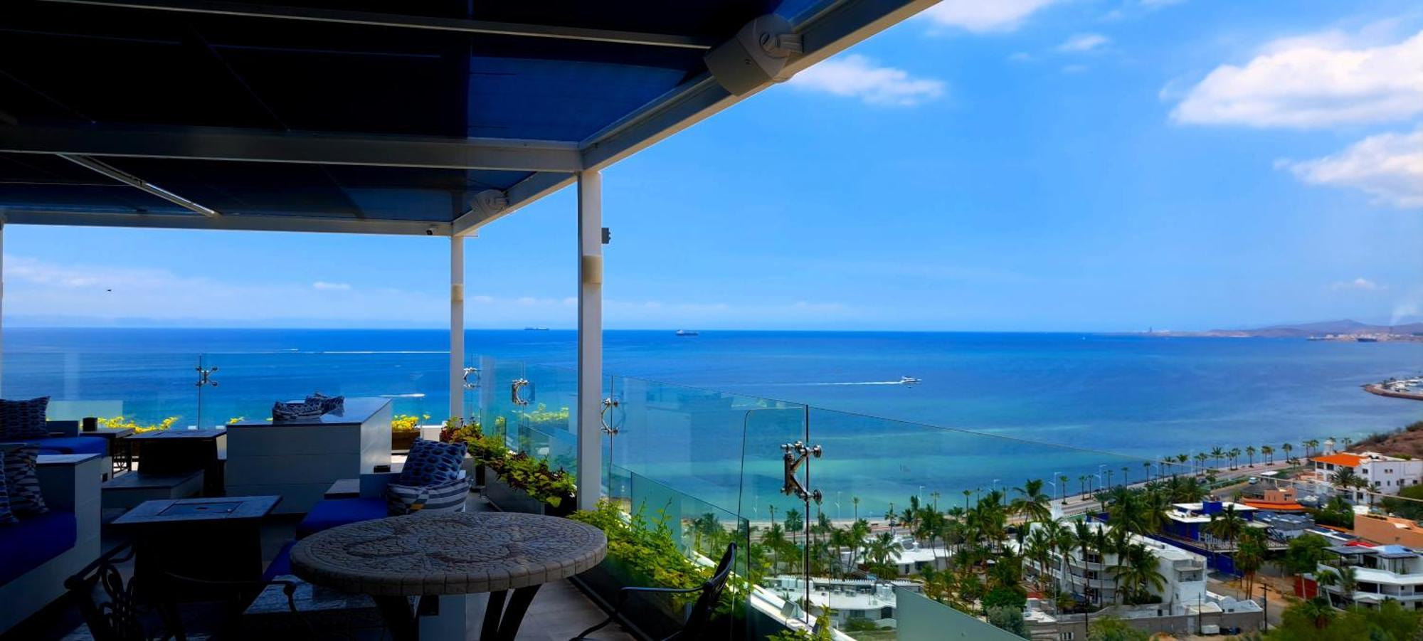 Hblue Malecon 4* La Paz